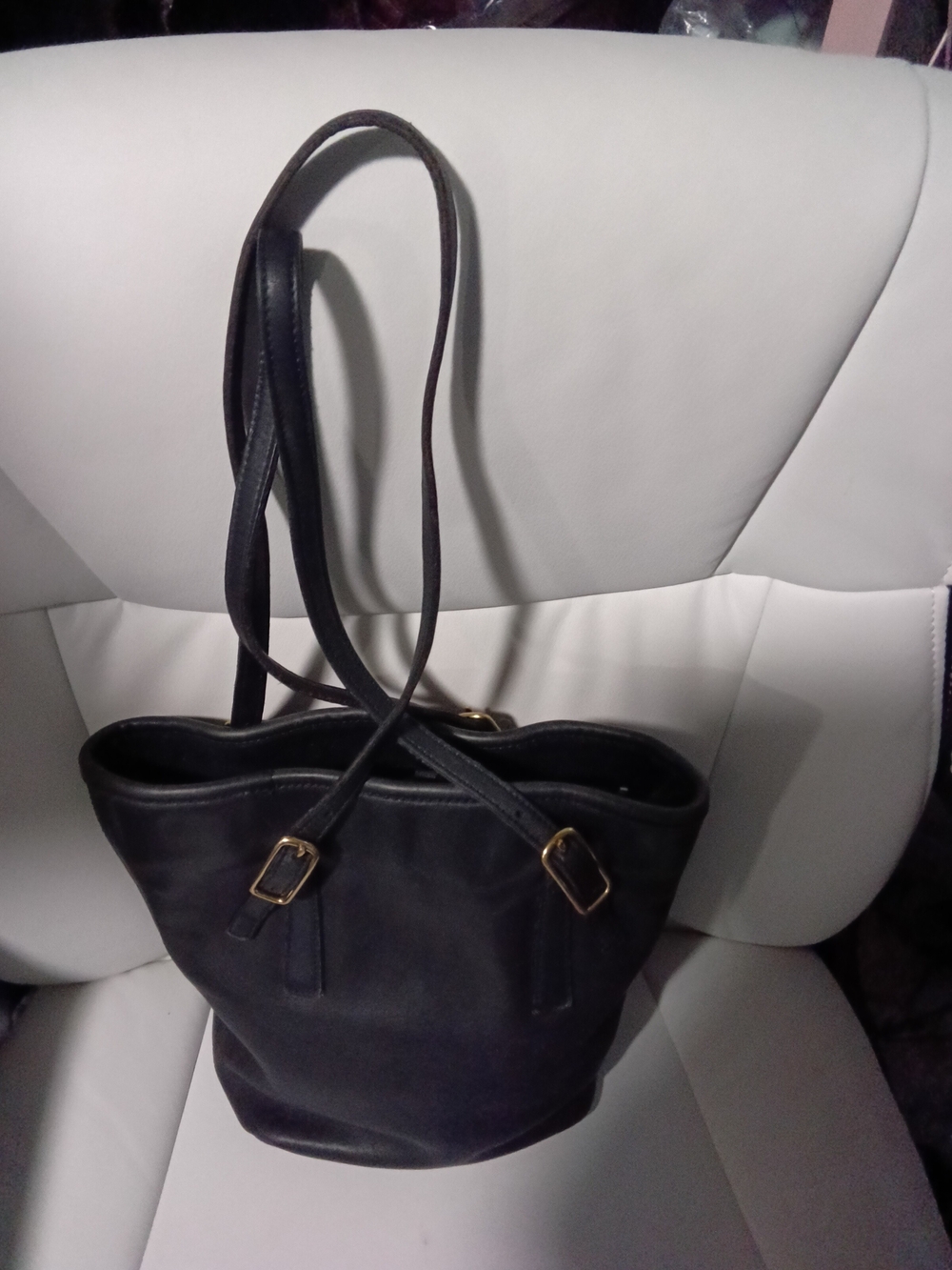 #V12 VTG Coach Legacy 9803 BBucket with Gold Buckle Accents - Picture 2 of 8